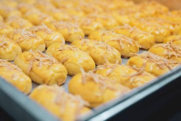 Tips membuat kue kering Natal kastengel yang renyah dan tidak keras.
