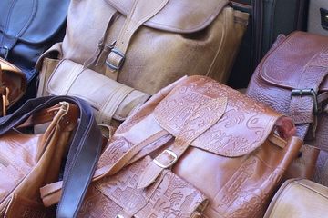 Jangan Asal, Begini Cara Menghilangkan Bau Apek pada Tas Kulit dengan Baking Soda