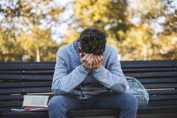 Mengenal Generasi Z dan Kerentanannya Terhadap Gangguan Mental