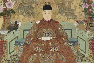 Kaisar Tianqi merupakan kaisar Tiongkok kontroversial dari Dinasti Ming. Kegemarannya akan pertukangan membuat ia menyerahkan tugas kekaisaran pada kasim.