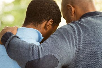 Apa Dukungan Penting dari Orang Tua untuk Remaja LGBTQ?