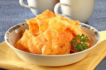 Resep Keripik Pangsit Renyah dan Gurih, Dicampur Bumbu Bubuk Pedas