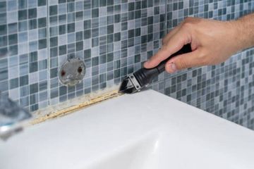 Cara Ampuh Membasmi Jamur di Sealant Silikon Kamar Mandi, Tidak Perlu Dipasang Baru Kalau Gunakan Trik Ini