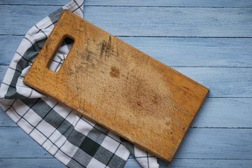 Trik Ampuh Menghilangkan Bekas Pisau di Talenan, Bakal Seperti Baru dengan 1 Bahan ini