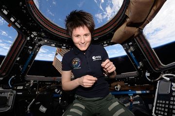 Samantha Cristoforetti di Stasiun Luar Angkasa Internasional.