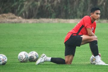Pemain Persija Jakarta, Rizky Ridho yang terlihat tengah mejalani latihan bersama tim.