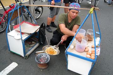 Sejarah Kerak Telor, Ikon Hidangan di Hari Ulang Tahun Kota Jakarta
