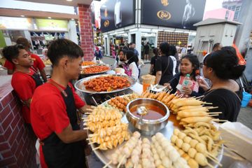 Rekomendasi Jajanan Viral di PRJ, Cobain Korean Food hingga Snacktok!