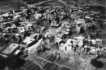 Gempa Shaanxi di Tiongkok pada tahun 1556 adalah hari paling mematikan dalam sejarah manusia.