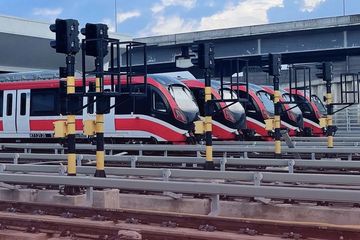 Uji Coba LRT Jabodebek Dimulai Besok, Kenali Bedanya dengan LRT Jakarta