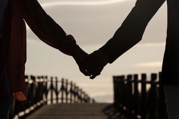 Termasuk Bebas Hubungan Intim dengan Siapa pun, Inilah Pengertian dan Dampak Negatif Open Relationship