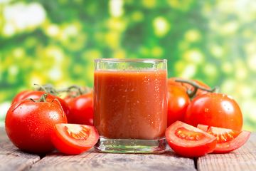 Manfaat luar biasa jus tomat untuk kesehatan tubuh.