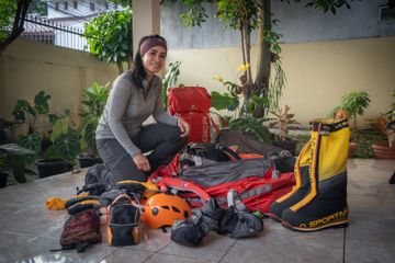 Penjelajah Putri Handayani Akan Meneroka Antarktika Desember Ini