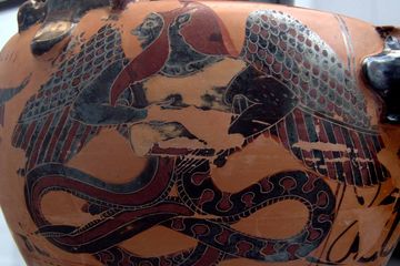 Typheus dilahirkan Hera sebagai perwujudan balas dendam dalam mitologi Yunani.