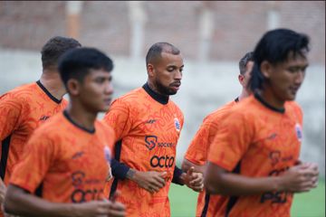 Gustavo Almeida saat menjalani sesi latihan dengan Persija Jakarta.