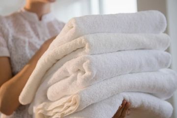 Cara Membersihkan Handuk Putih yang Penuh dengan Noda, Bak Punya Hotel Bintang 5 Kalau Direndam Air ini
