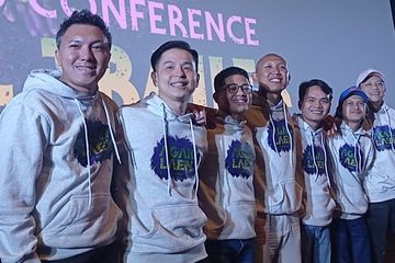 Katta eshak va bokira qizlar bilan porno