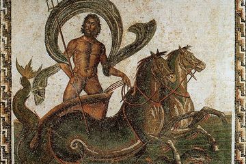 Poseidon adalah dewa laut di mitologi Yunani kuno dan dikaitkan dengan penciptaan Atlantis.