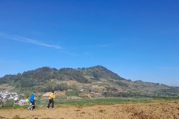 Rute yang dilewati oleh semua kategori di Dieng Detrac Trail Run Series 2023. Bukan pada elevasinya, tantangan yang 'menjebak' dari ajang trail run seperti Dieng Caldera Race 2024 justru ada pada keindahan alamnya. Kok, bisa?