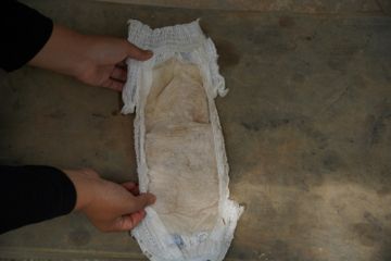 Popok sekali pakai bisa menjadi ancaman lingkungan. Lalu bagaimana cara kita mengatasinya dan apakah ada alternatif lainnya?