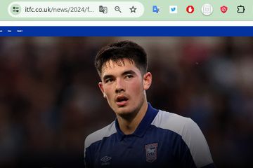 Elkan Baggott saat memperkuat Ipswich Town FC.