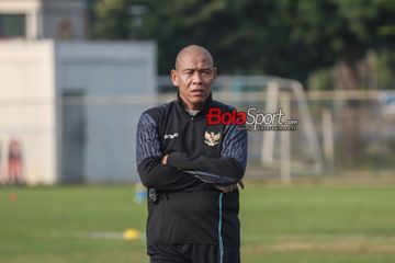 Rus pornosi: qishloq qizi somonxonada jinsiy aloqa