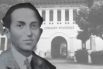 Achmad Mochtar mendedikasikan seluruh hidupnya untuk dunia kedokteran sebelum akhirnya mendapat tuduhan dan aksi heroismenya yang membuat ia dipenggal oleh Jepang pada 1945 saat menjabat sebagai pemimpin Eijkman Instituut.