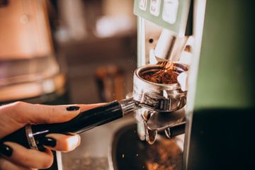 Ingin nikmati kopi dengan cita rasa terbaik dan kandungan kafein optimal? Simak temuan terbaru para ilmuwan tentang metode penyeduhan kopi.
