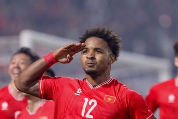 Selebrasi pemain Vietnam, Nguyen Xuan Son, usai membobol gawang Thailand pada final leg pertama ASEAN Cup 2024.
