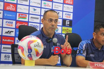 Pelatih Persita Tangerang, Fabio Lefundes, saat memberi pernyataan kepada awak media seusai kalah melawan Persija Jakarta 0-2 dalam laga pekan ke-19 Liga 1 2024/2025, di Jakarta International Stadium (JIS), Minggu (19/1/2025).