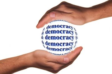 Benarkah Tujuan Sustainability Terancam Akibat Demokrasi Dunia yang Kian Suram?