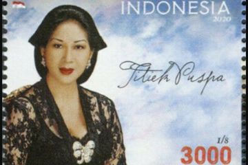 Titiek Puspa tampil dalam perangko Indonesia yang dirilis PT Pos Indonesia pada 2020. sebuah seri perangko yang berisi empat penyanyi dan empat band legendaris Indonesia. Mereka adalah Titiek Puspa, Gesang, Gombloh, dan Chrisye. 