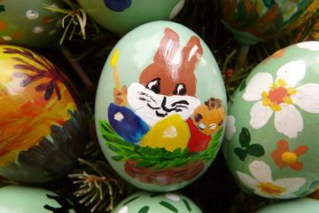 Mengapa Hari Paskah Sangat Identik dengan Telur dan Kelinci?