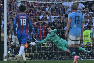 Hasil Final Piala FA – Man City Resmi Nirgelar, Crystal Palace Akhiri Puasa Ratusan Tahun Berkat Buangan Man United dan Arsenal – Semua Halaman – Bolasport – https://bit.ly/3FfWcIy – #arenanews