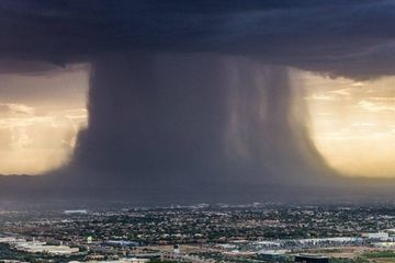 Fenomena microburst, hujan mirip air terjun. Perubahan iklim bisa ubah pola hujan global secara permanen, mengancam 2 miliar orang dengan krisis air dan gangguan musim tanam.