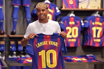 Resmi Jadi Penerus Nomor Sakral Lionel Messi di Barcelona, Lamine Yamal: Saya Punya Jalan Sendiri – Semua Halaman – Bolasport – https://bit.ly/3IyibMj – #arenanews