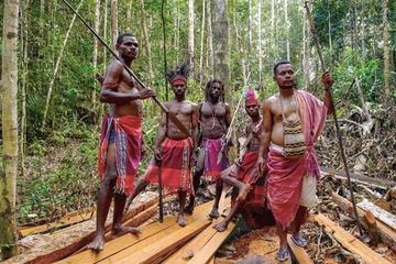 Pengakuan Setengah Hati: Masyarakat Adat Konda Kecewa Luasan Hutan Dipangkas
