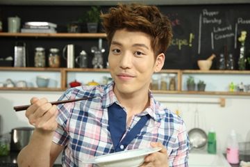 Changmin '2AM': Masak Desert Sendiri