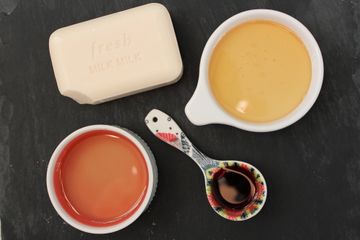 DIY Foaming Vanilla Bubble Bath