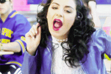 Charli XCX: Menderita Synesthesia