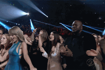 Taylor Swift: Ekspresi dan Pose Kocak di Grammy Awards 2015
