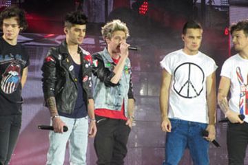 One Direction: Tampil Bareng 5 Seconds Of Summer