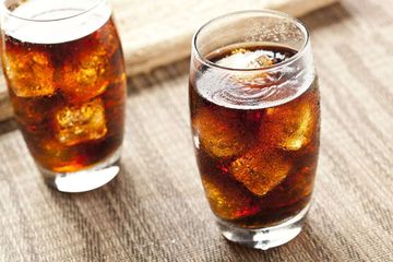 bahaya minum soda