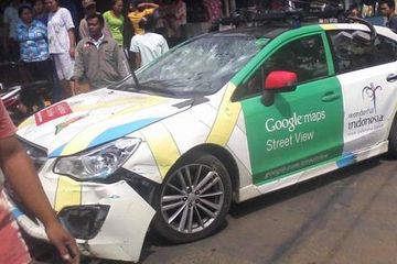Mobil Street View Tabrak Angkot di Bogor, Google Minta Maaf
