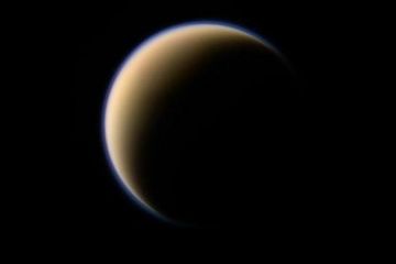 Titan Kaya Akan Bahan Pembuat Plastik
