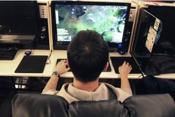 Kisah Remaja di Tiongkok Kecanduan Internet Sampai Potong Tangan Sendiri