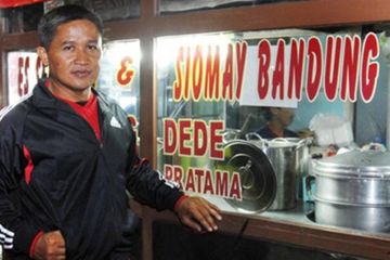 Rahasia Gurihnya Siomay Bandung Mang Dede
