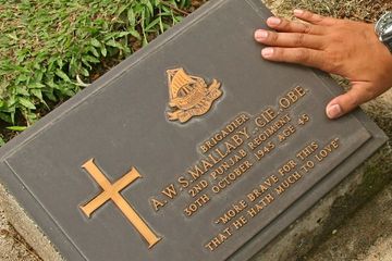 Menziarahi Pusara Aubertin Walter Sothern Mallaby