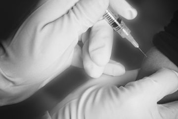Memproyeksikan Implan &lt;i&gt;Microchip&lt;/I&gt;