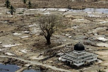 Memori Fotografer Asing Saat Meliput Tsunami Aceh